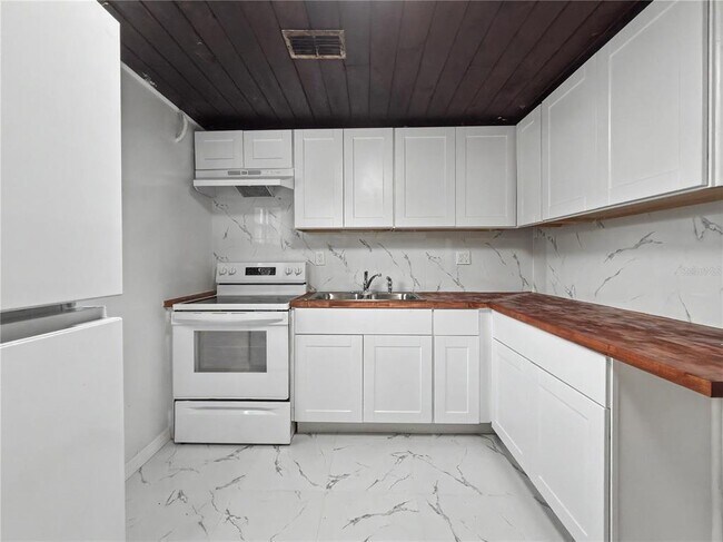 Building Photo - 2848 Harwood St