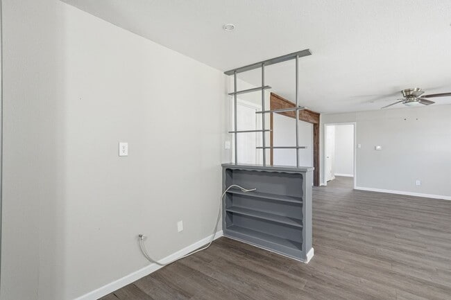 Building Photo - 2721 Ash Park Dr