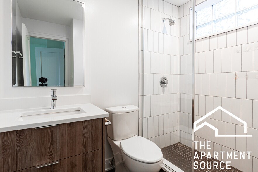 Building Photo - 939 W Grace St