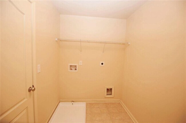 Building Photo - 2293 Spicy Pine Dr