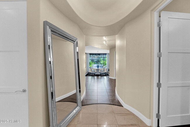 Building Photo - 8 Biltmore Estates Dr