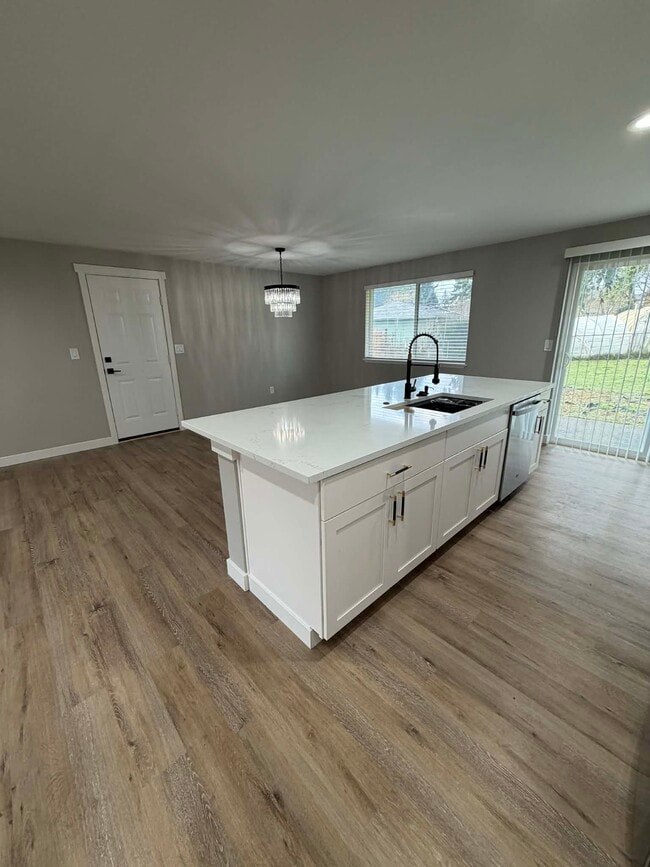 Building Photo - 5517 DayCrest Ct SE