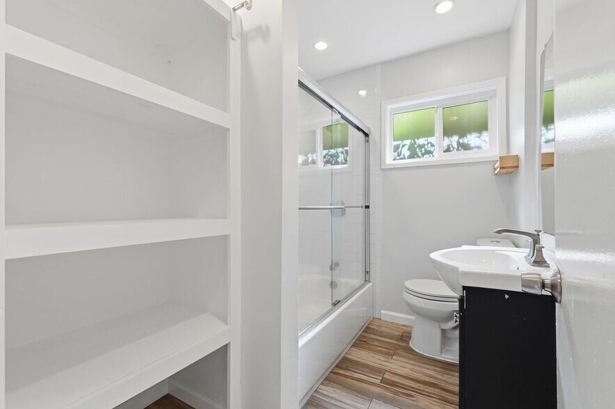 Building Photo - 8611 S 5th Ave