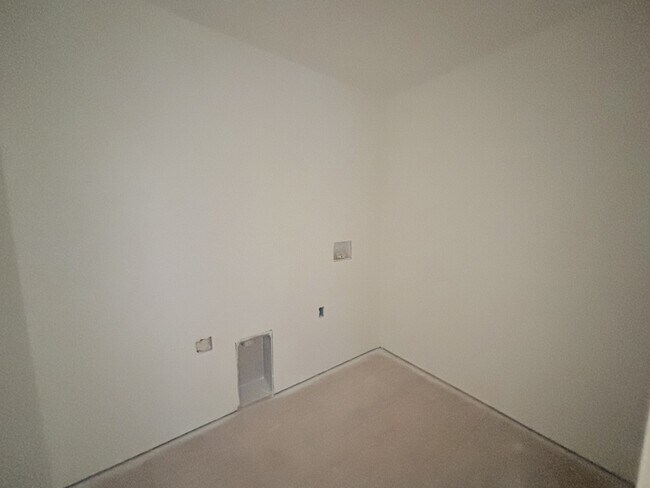 Building Photo - 361 W 400 S