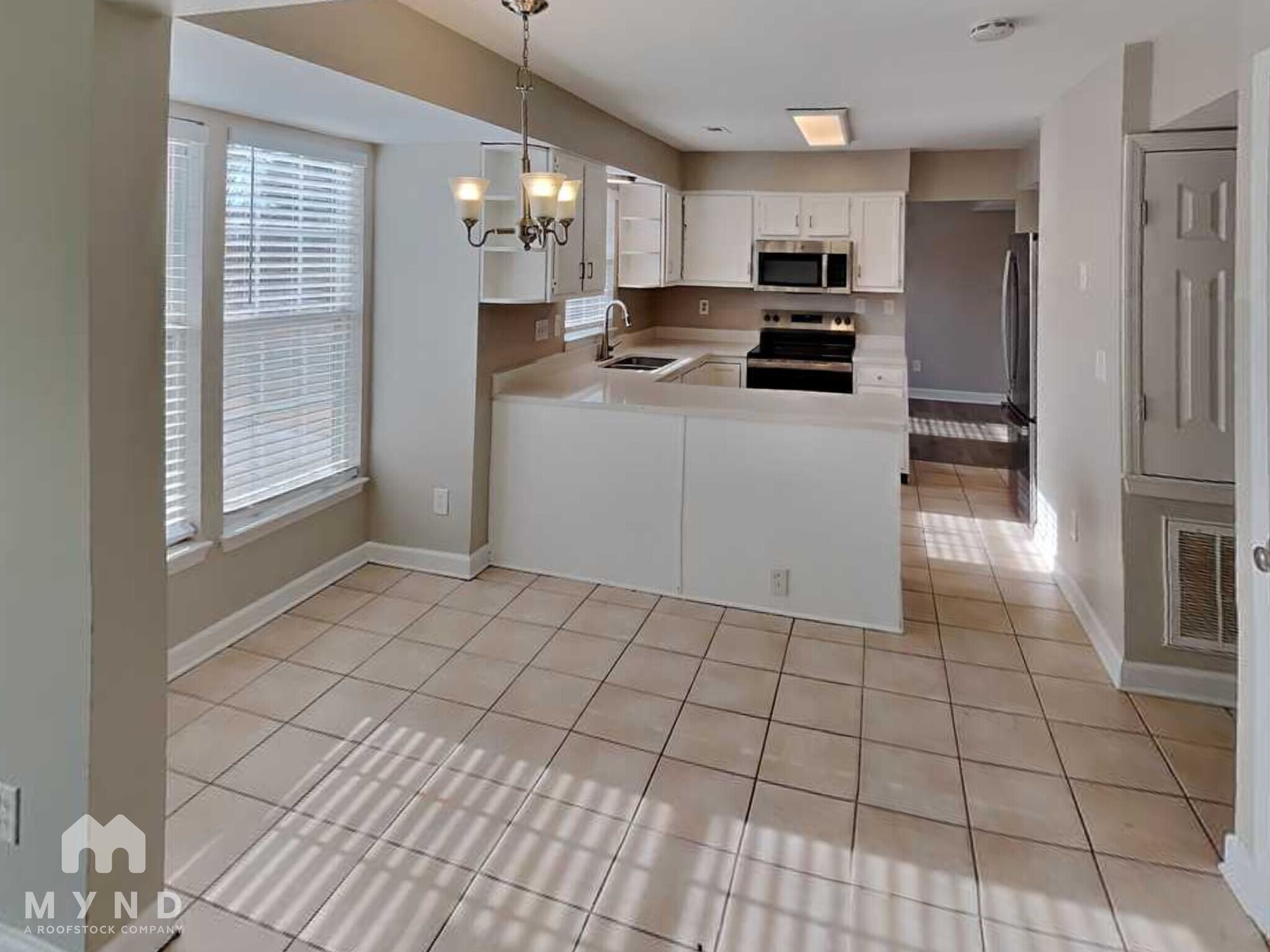 Building Photo - 11200 Leadenhall Ln