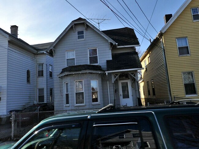 Building Photo - 16 Woolsey St