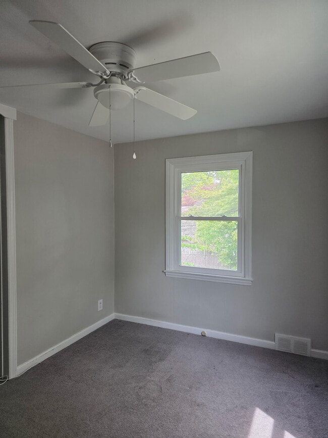 Building Photo - 2701 Fair Oaks Ave