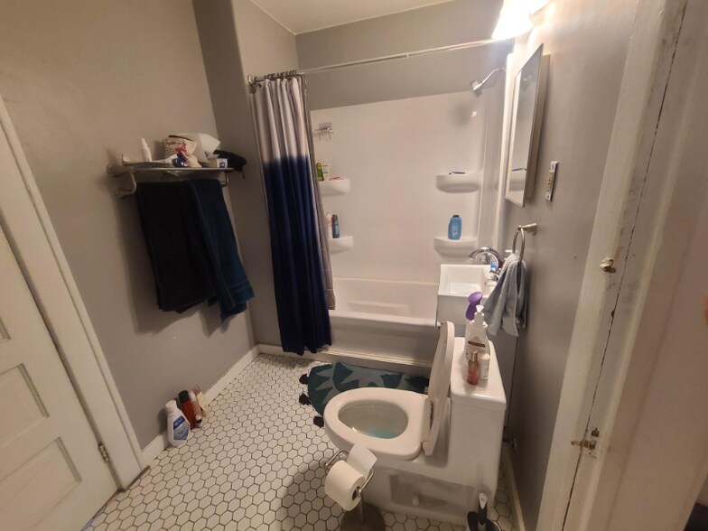 Building Photo - 2583 S Burrell St