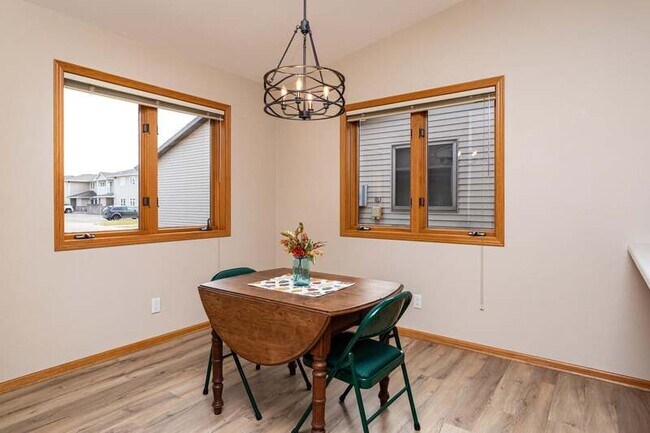 Building Photo - 3309 Polaris Dr