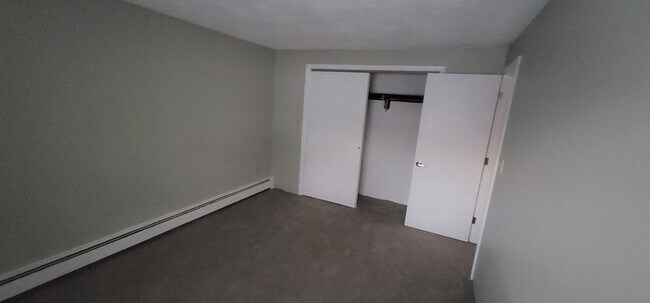 Building Photo - 36 Crescent St