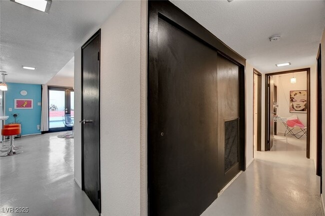 Building Photo - 1558 Aztec Way