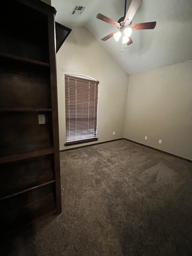 Building Photo - 48 Creekside Dr