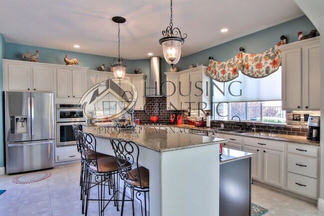 Building Photo - Serrano Executive 4bd/4.5ba Executive Home with Pool, Spa & 4-Car Garage!