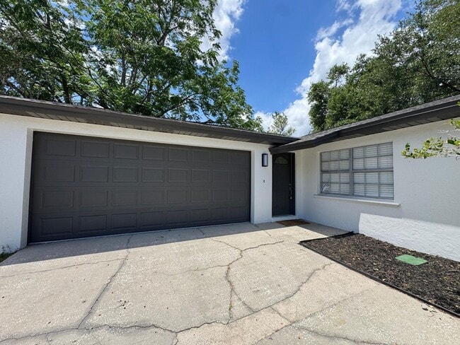 Building Photo - Newly Remodeled - 3 bedroom 2 bath - Ready to Move In!