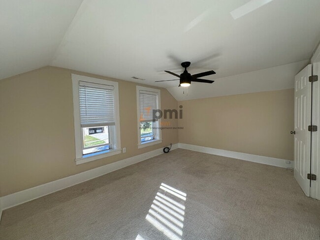 Building Photo - 511 W Goldsborough St