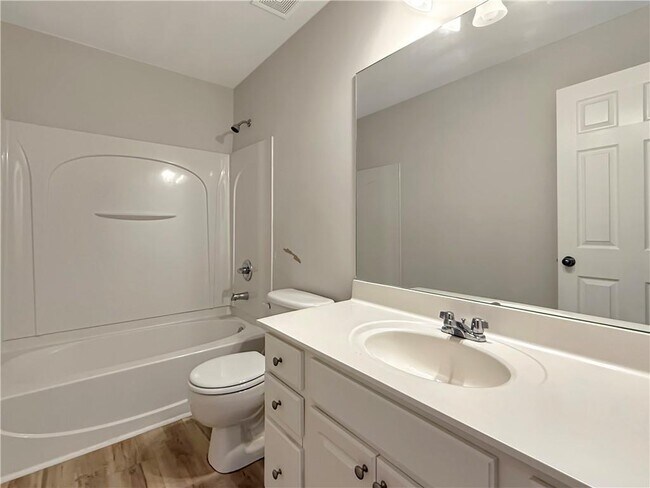 Building Photo - 1645 Southgate Mill Dr