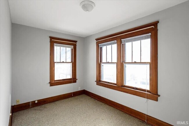 Building Photo - 825 S 9th St