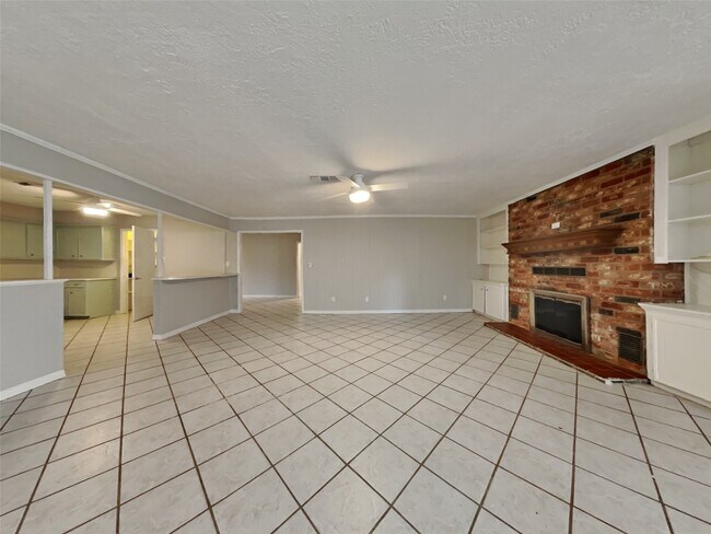 Building Photo - 10648 Fussel Rd