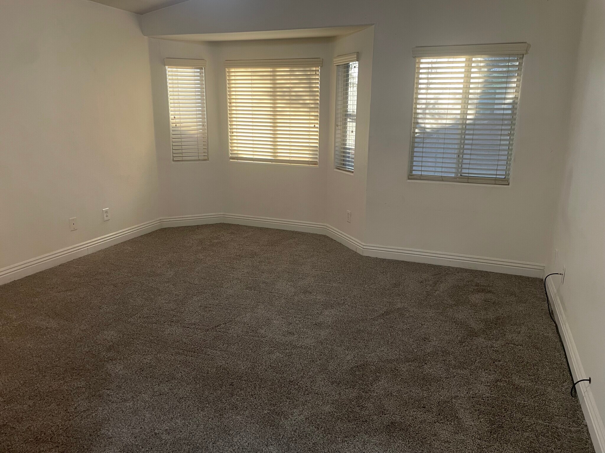 Building Photo - 6228 Farica St