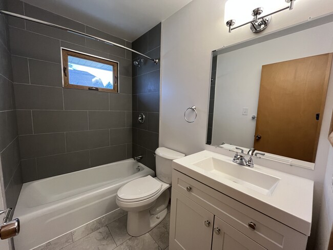 Bathroom - 1506 N 25th St