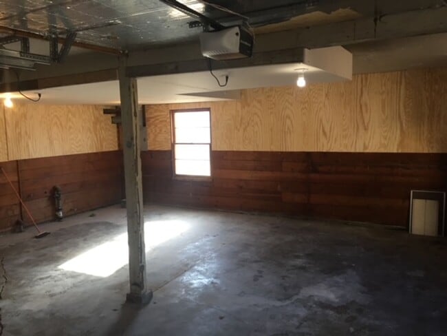 Building Photo - Fully Updated 2 Bedroom 1 Bath with 2 Stall Attatched Garage