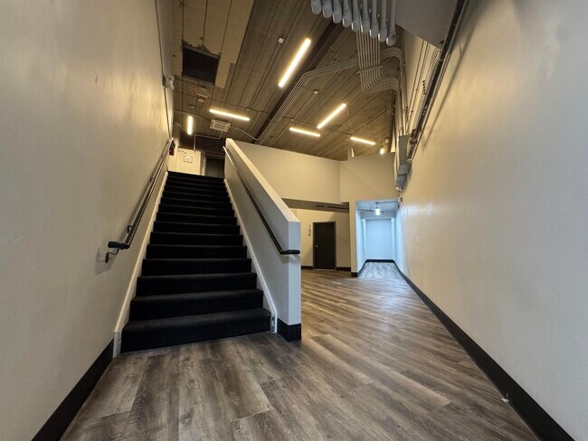 Building Photo - 217 S Badger Ave