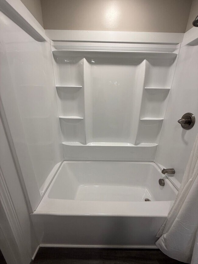 Building Photo - 116 Bennett Ct