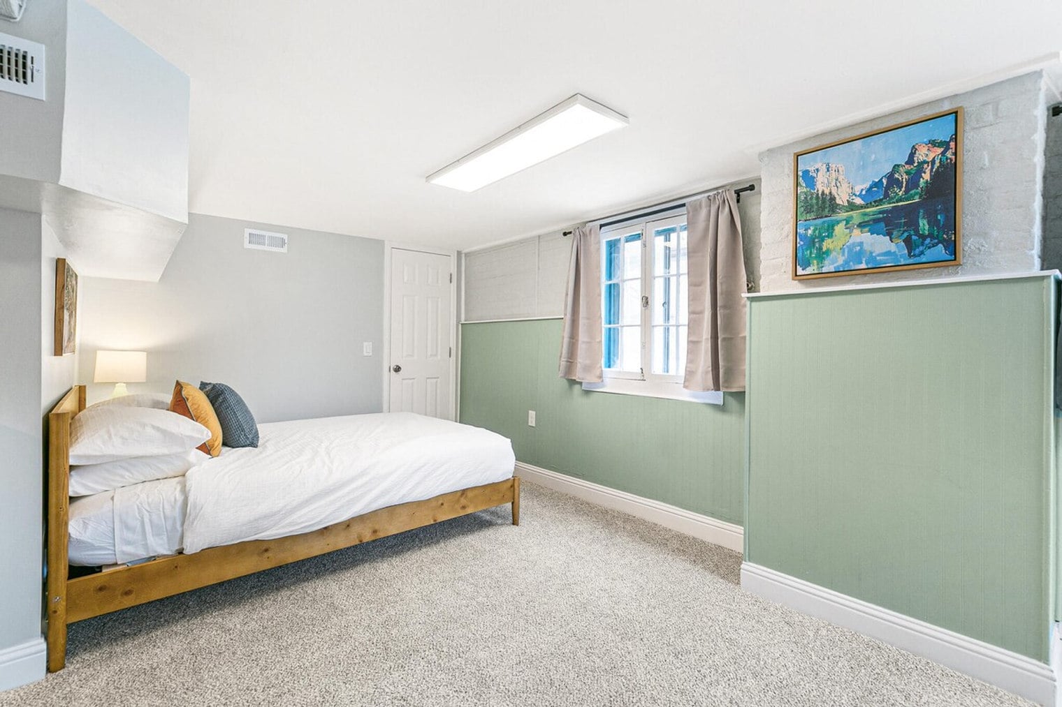 Building Photo - 2619 E 12th Ave