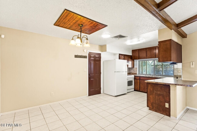 Building Photo - 10325 Cardigan Dr