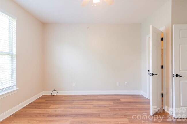 Building Photo - 6716 Mallard Park Dr