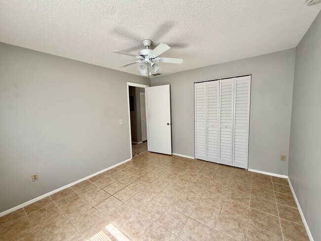 Building Photo - 701 Michigan Ct