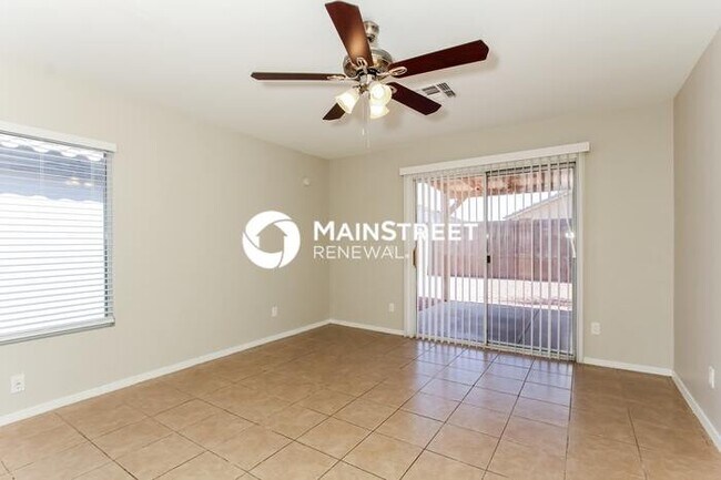 Building Photo - 3 Bedroom Pet-Friendly Home in Phoenix, AZ with Main Street Renewal