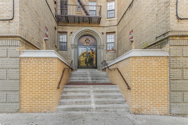 Building Photo - 1100 Grand Concourse