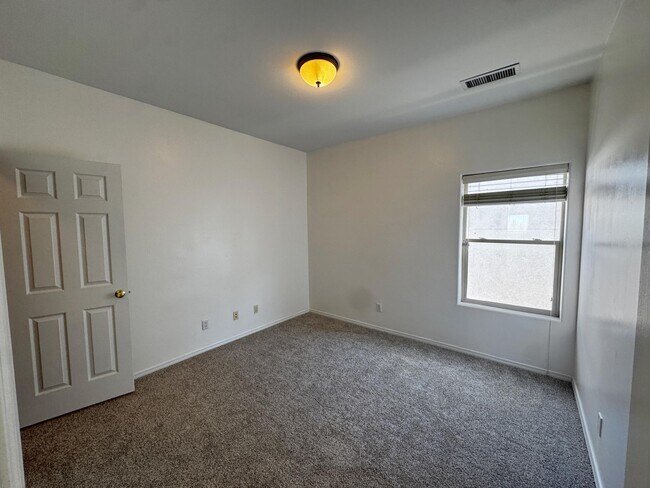 Building Photo - 4629 Spanish Sun Ave NE