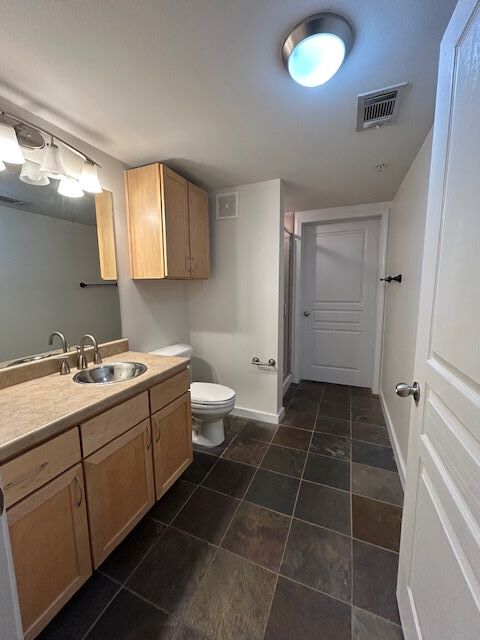 Bathroom -Shower - Closet - 401 20th St S