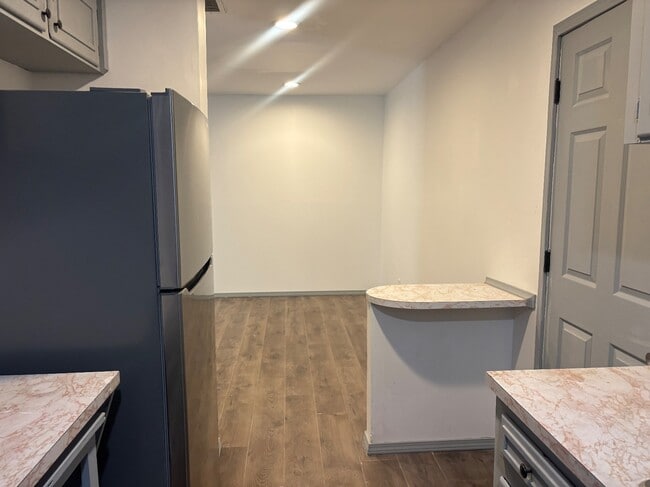 Building Photo - 1325 Circle Dr