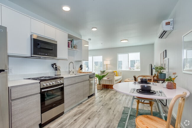 Interior Photo - shareDOWNTOWN Arts District