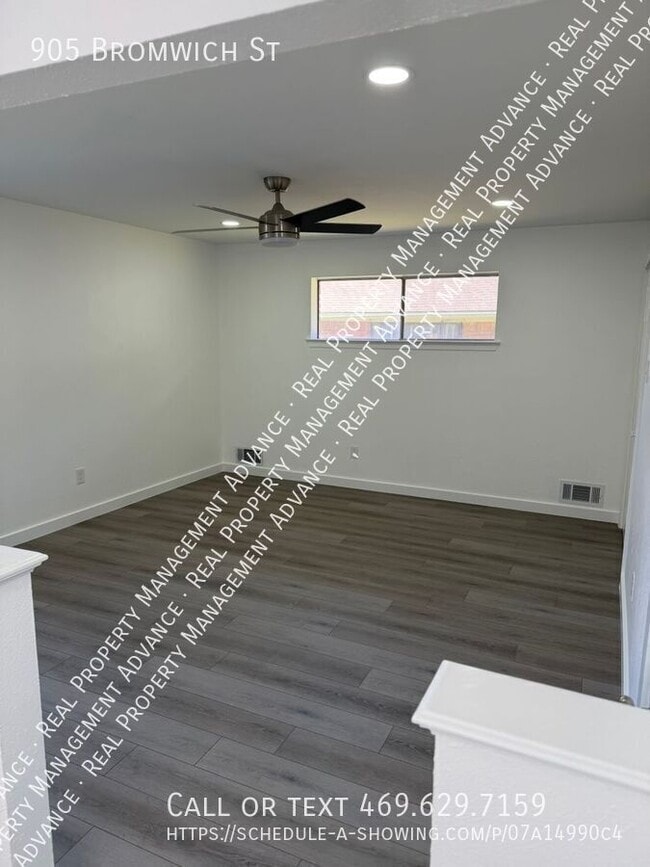 Building Photo - 905 Bromwich St