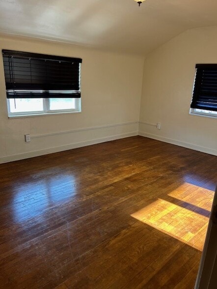 Building Photo - 1409 Woodlawn Ave