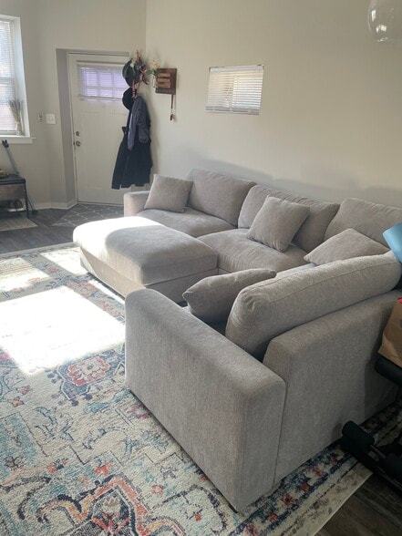 Building Photo - 4799 1/2 Silverwood St