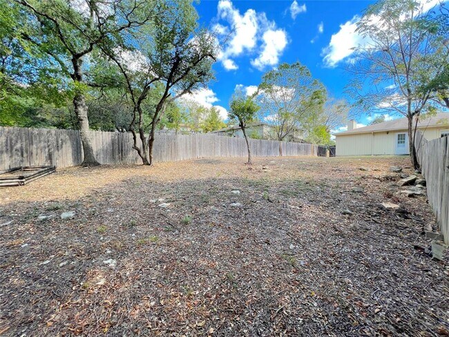 Building Photo - 9900 Hundred Oaks Cir