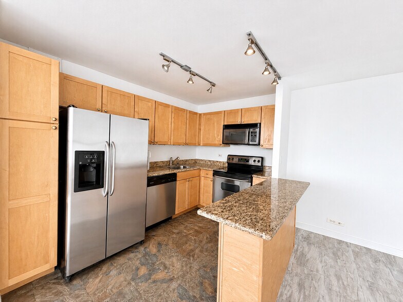 Building Photo - 655 W Irving Park Rd