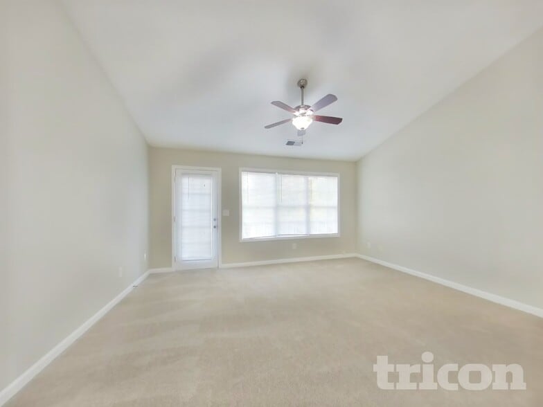 Building Photo - 172 Greystone Cir