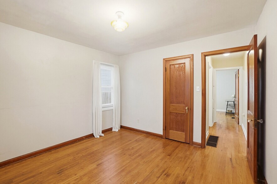 Building Photo - 2695 Bellwood Ave