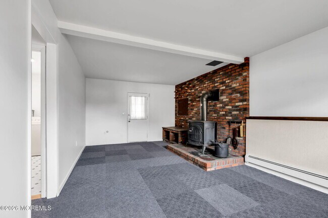 Building Photo - 613 Champlain St