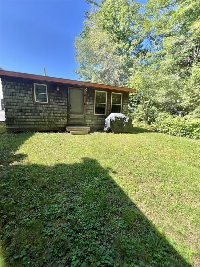 Building Photo - 36 Brentwood Rd