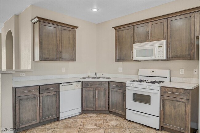 Building Photo - 494 Groft Way