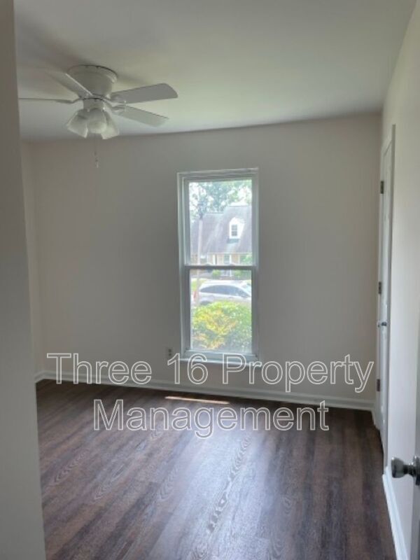 Building Photo - 4207 Fairfield Cir