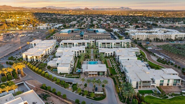 Building Photo - 6587 N Palmeraie Blvd