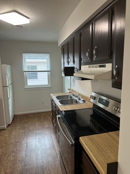 Building Photo - 415 N Oceana Blvd